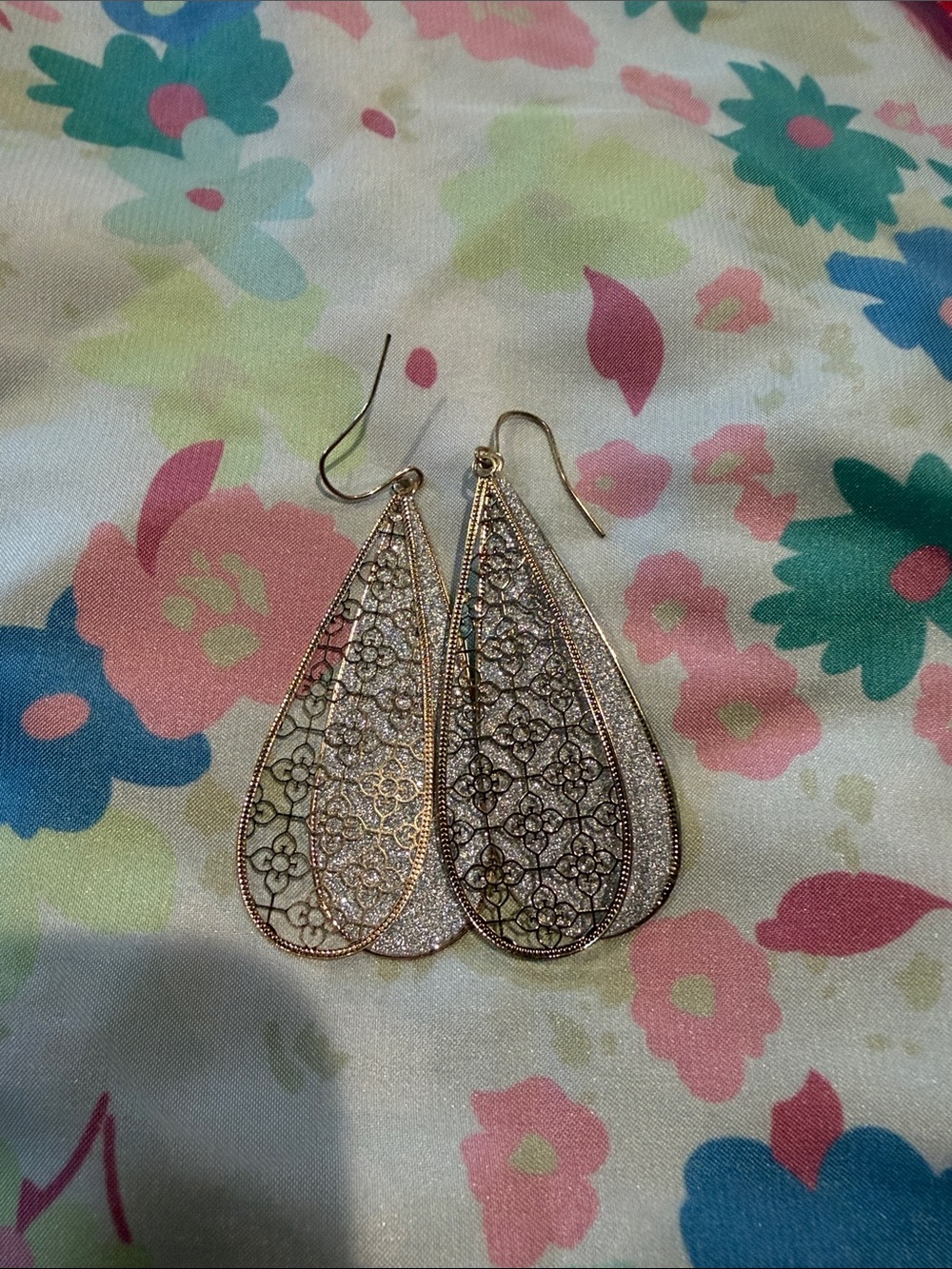 Gold Filigree Teardrop Dangle Earrings - Elegant Women Jewelry